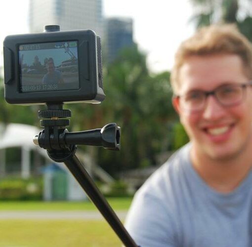 Zu sehen ist das Bild 1 zum Beitrag mit dem Thema: Die besten Kamera Selfie Sticks
