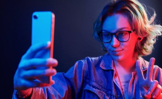 Zu sehen ist das Bild 1 zum Beitrag mit dem Thema: Die besten Selfie Ideen für tolle Fotos