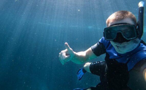 Zu sehen ist das Bild 1 zum Beitrag mit dem Thema: Perfekte Unterwasser-Selfies machen