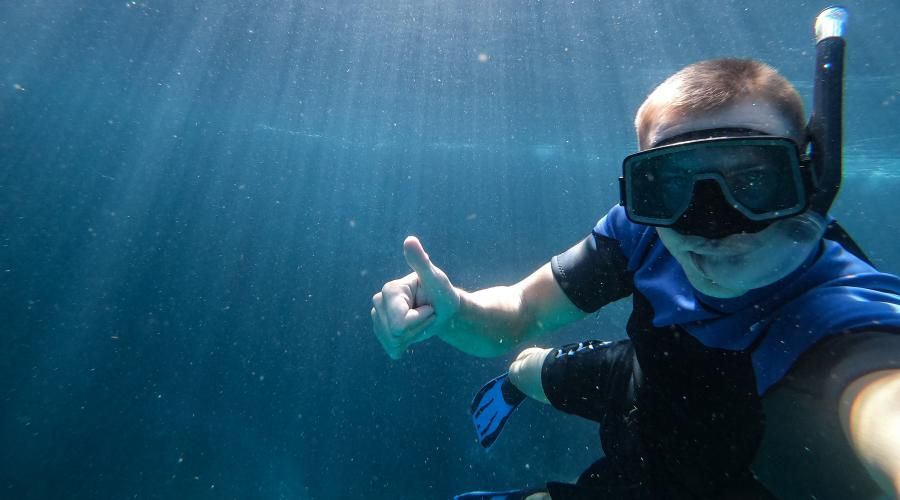 Zu sehen ist das Bild 1 zum Beitrag mit dem Thema: Perfekte Unterwasser-Selfies machen
